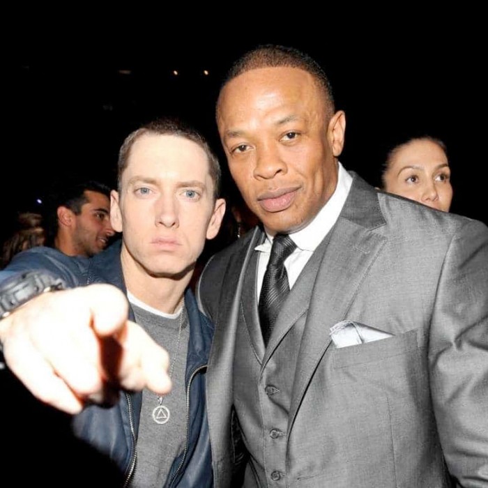 Eminem feat Dr Dre & 50 Cent « Crack a bottle »
